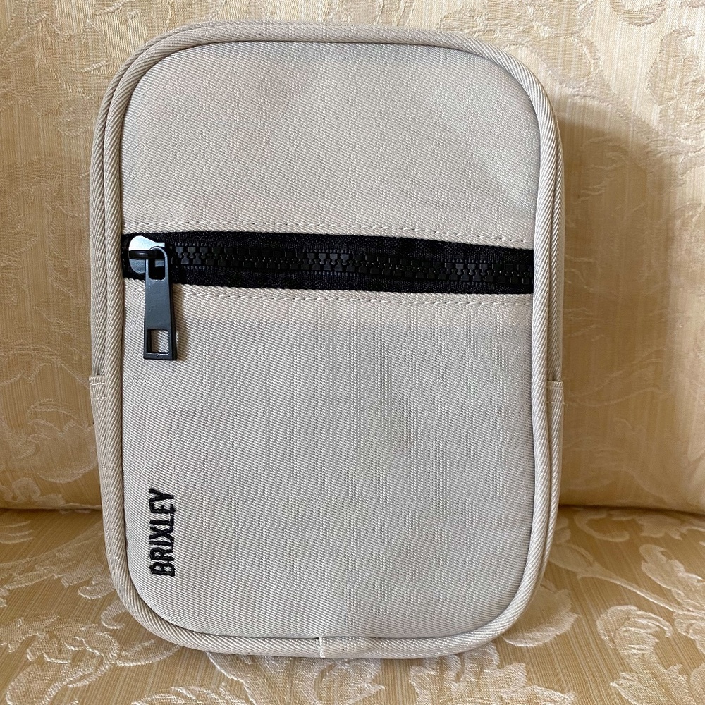 Brixley crossbody sling